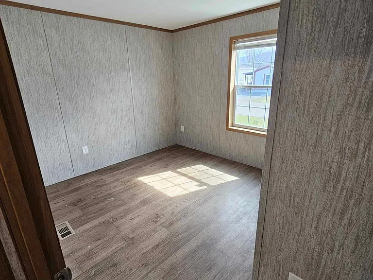 53 Parkview Dr #103 — Photo 5