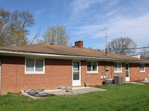 3rd image of 4934-4936 Solar Dr