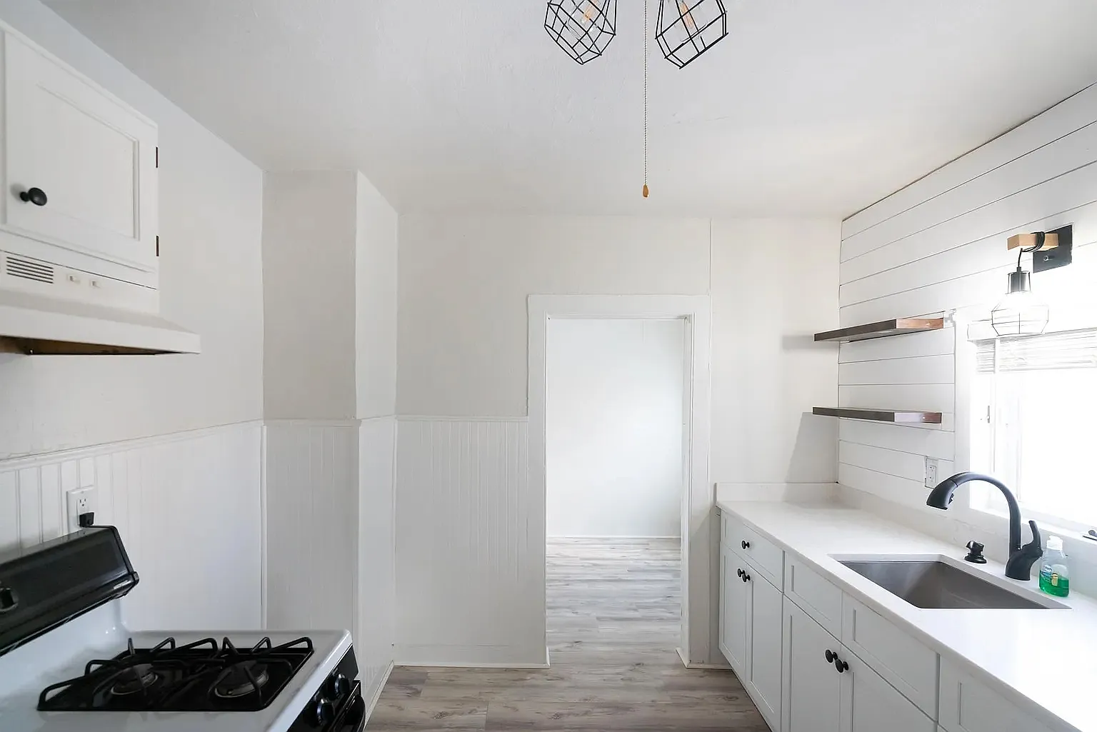 2 bed, 1000 sqft, $2,475 — Photo 1