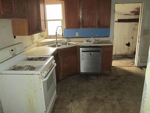 4th image of 827 N 13th St