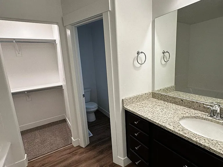 932 N Olson Dr — Photo 18