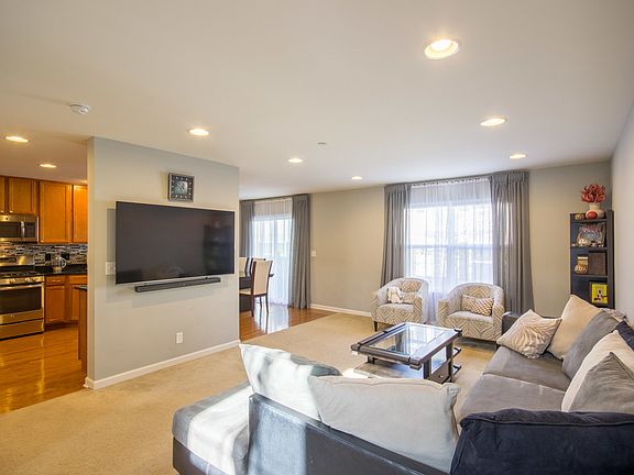 4th image of 1561 Pauline Cir