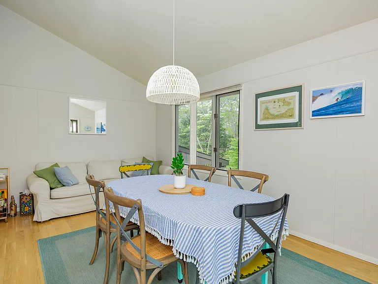 14 Roosevelt Ave — Photo 10