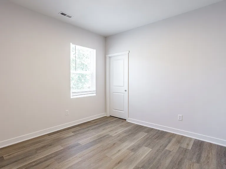 728 Parkway Ave — Photo 20