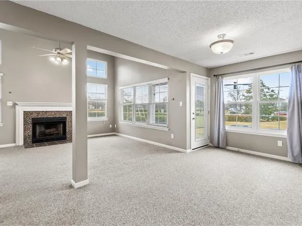 4044 Laurel Green Cir, Virginia Beach, VA 23456