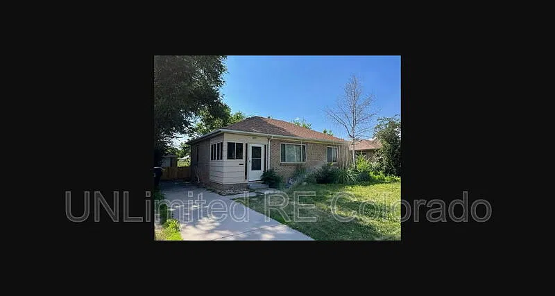 2015 S Emerson St