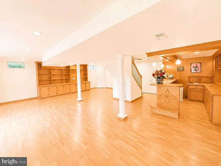 4037 Runnymead Dr — Photo 31