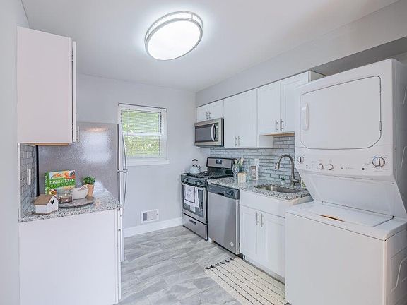 4th image of 48 Henry Ct #91
