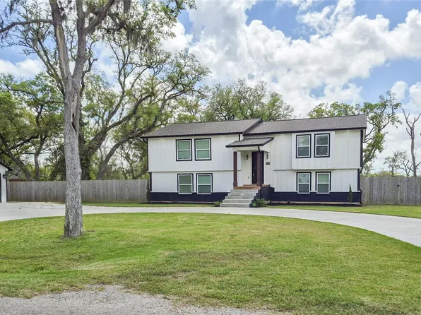253 County Road 840, Angleton, TX 77515