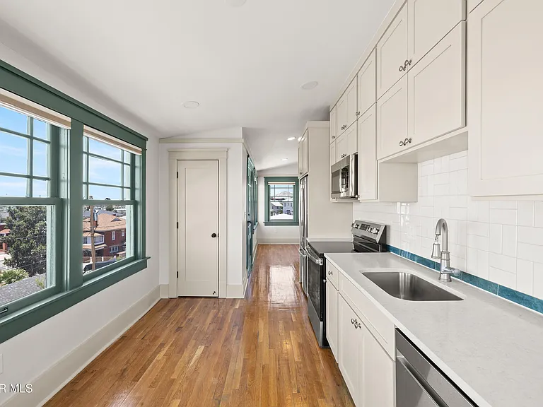 914 W Yandell Dr #3B — Photo 12