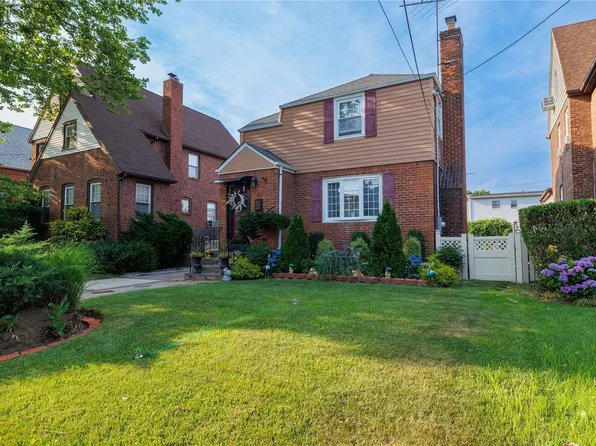 75 Canterbury, Lynbrook, NY 11563