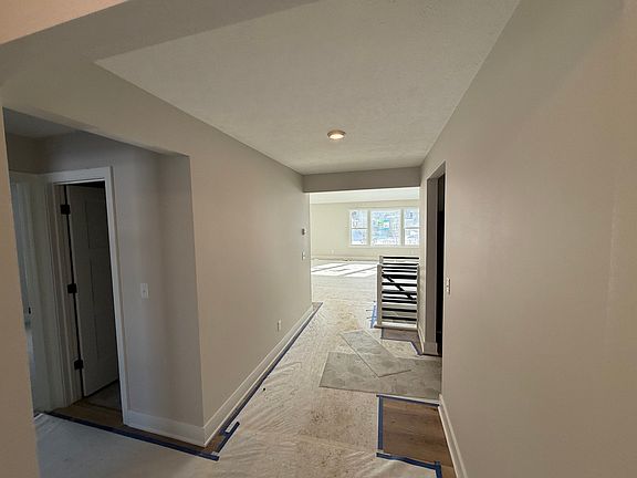 4th image of 3270 Hollace Dr