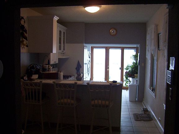 3rd image of 2655 E Ontario St