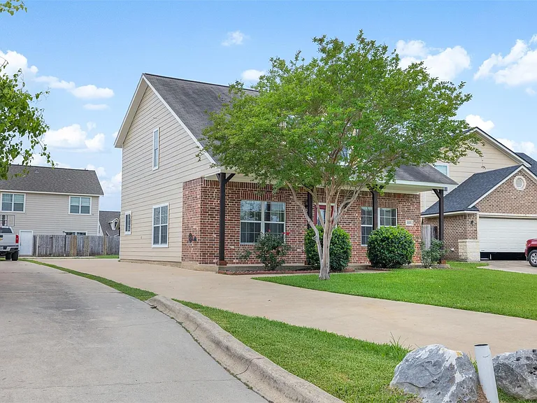 2610 Mandi Ct — Photo 3