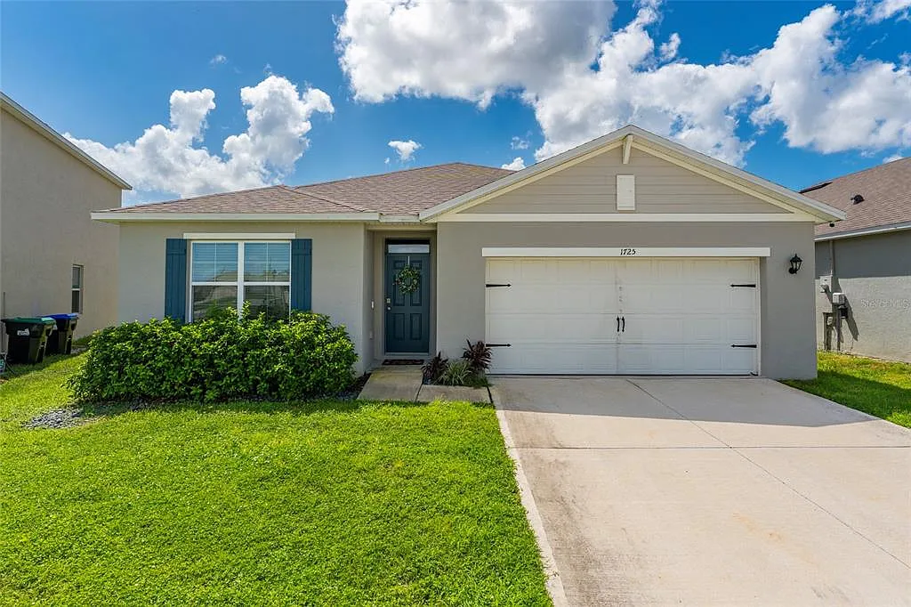 4 bed, 2.0 bath, 1828 sqft, $3,200 — Photo 2