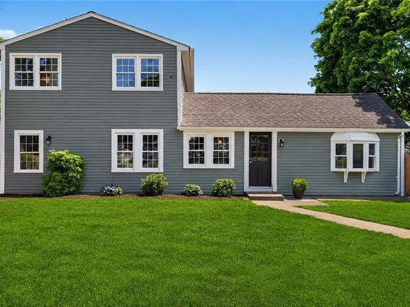 52 Pleasant View Rd, Warwick, RI 02888