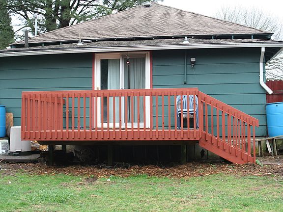 4th image of 317 SE Linden Ct