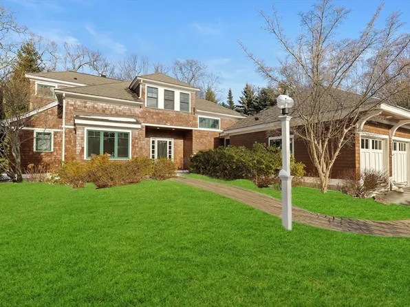 32 Clubhouse Dr #32, Hingham, MA 02043