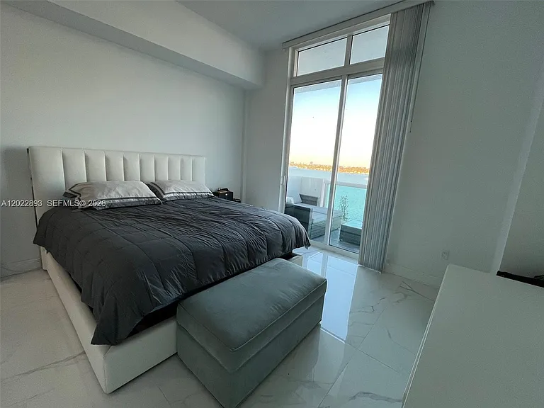 7910 Harbor Island Dr #1202 — Photo 9