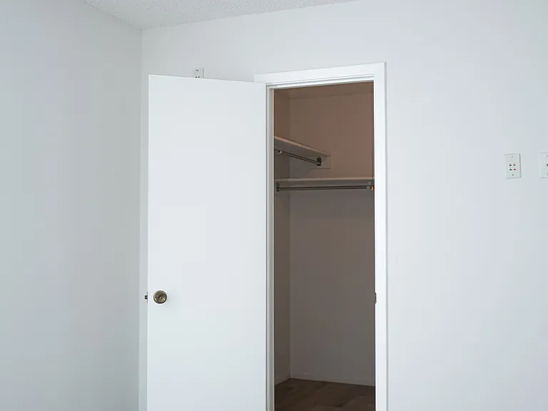 8011 Sunshine Trail Dr — Photo 37