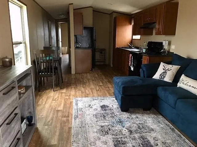 109 Debbie Dr — Photo 1
