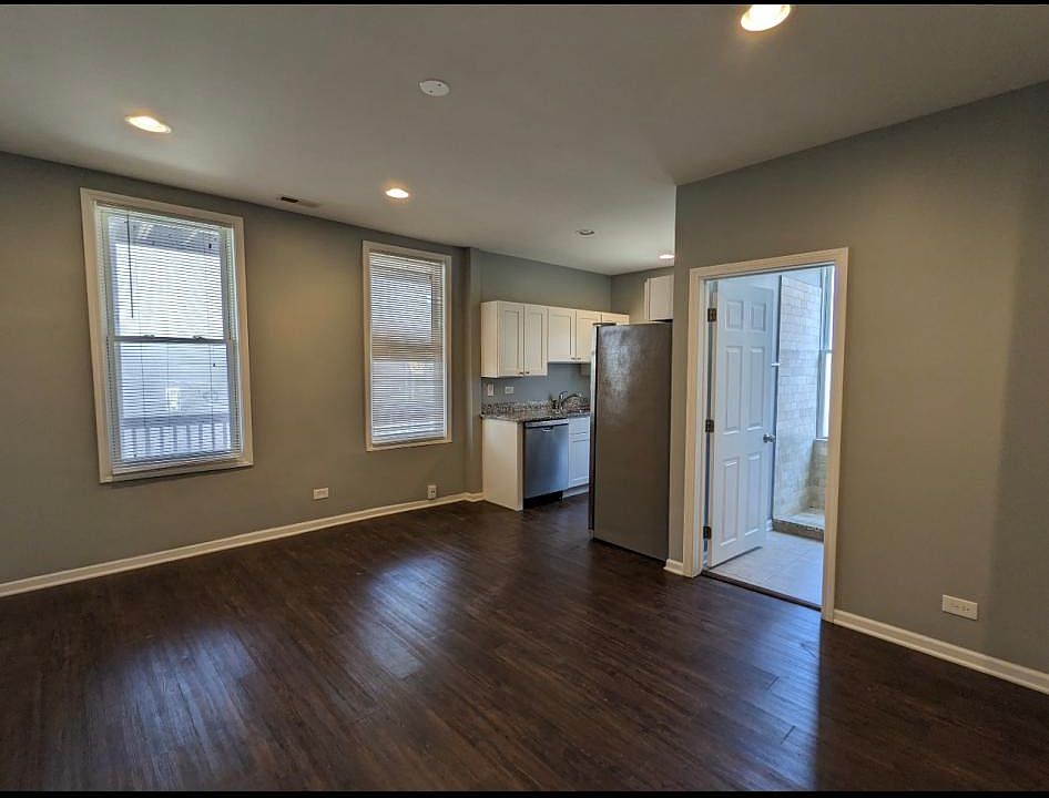 1st image of 1654 W Cortland St #2