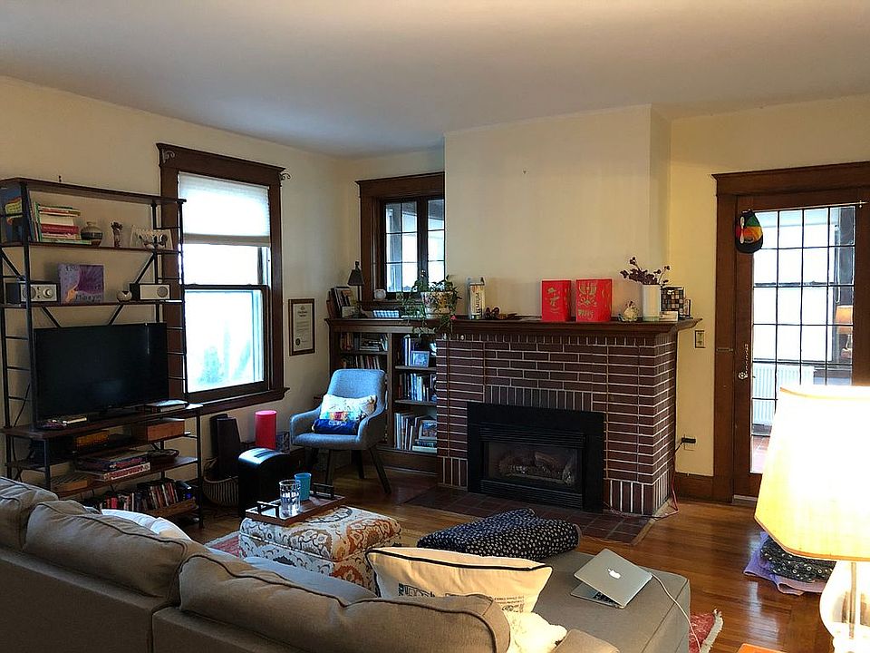 1st Fl Living Room