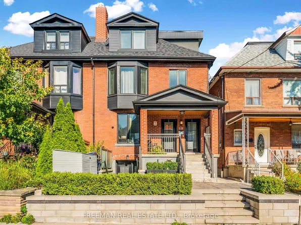49 Beatrice St, Toronto, ON M6J 2T2