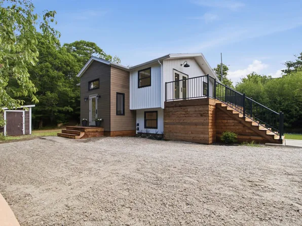 178 Fairmont St, Mahone Bay, NS B0J 2E0