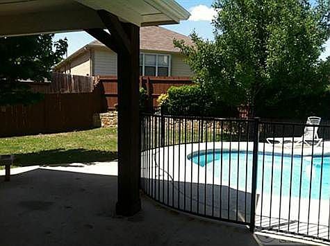 2nd image of 1915 Walnut Hills Ln