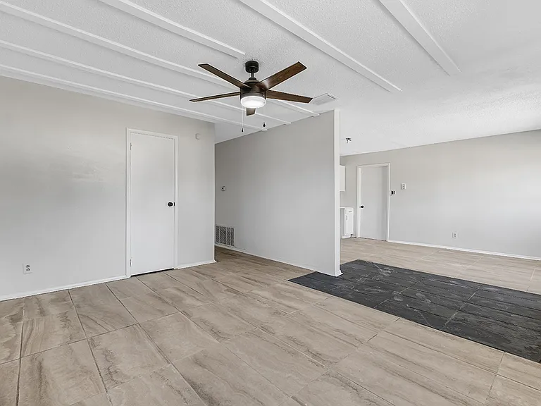 2405 Mamie Dr — Photo 10