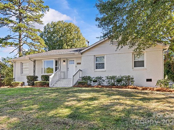 4th image of 6701 Lynmont Dr