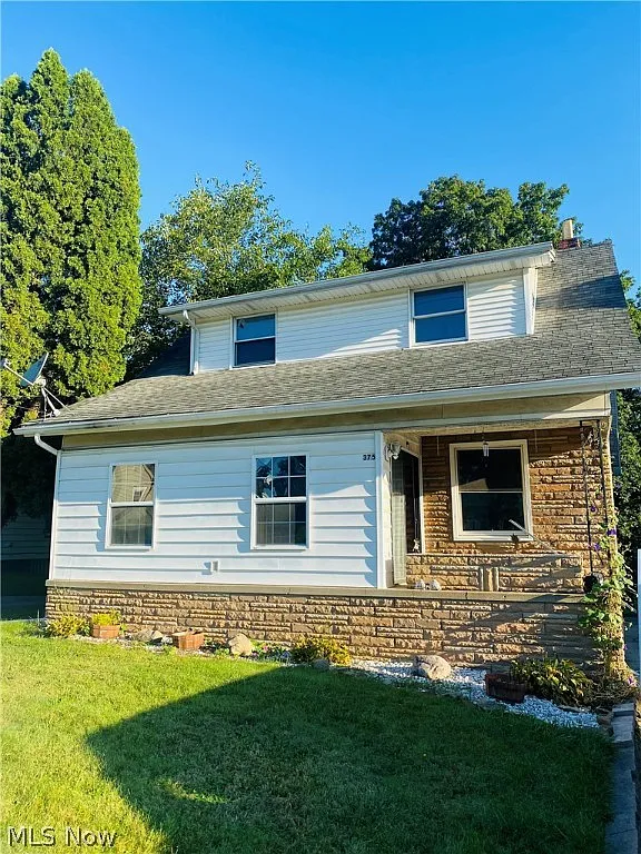 375 Maplewood Ave photo 1
