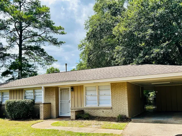 718 Perry Hill Rd, Montgomery, AL 36109