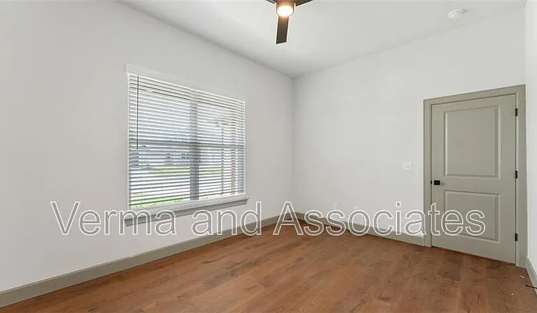 1221 Mammoth St — Photo 43