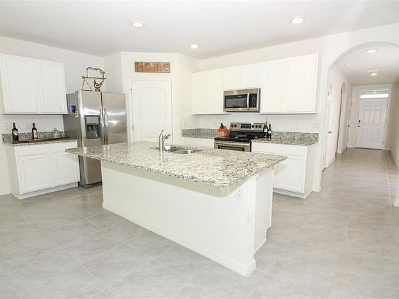 5th image of 387 Spruce Pine Dr