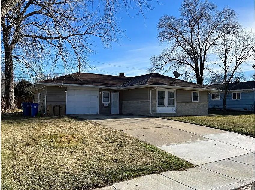 137 Hickory Dr
