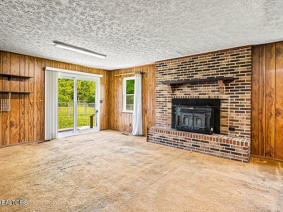 5th image of 118 Big Valley Rd