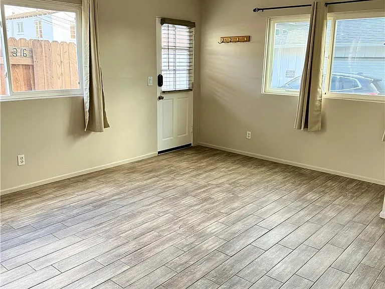 437 Cypress Dr #A — Photo 5