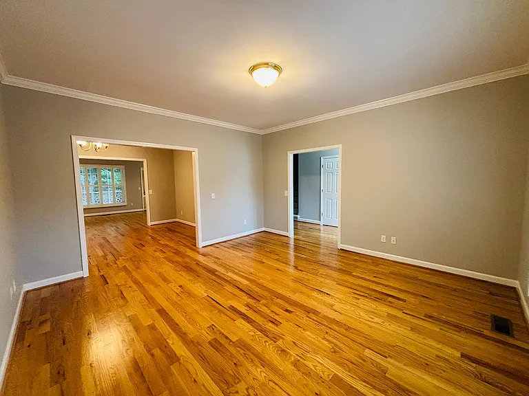 1104 Caldwell Dr — Photo 23