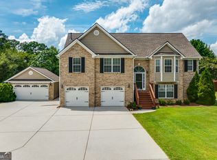 981 Golden Meadows Ln, Loganville, GA 30052
