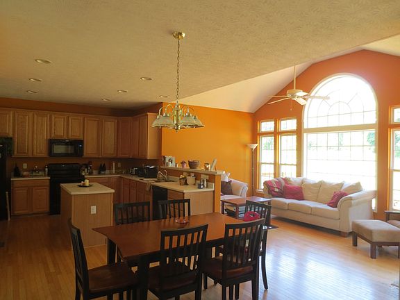 Eat in Kitchen, Sunroom