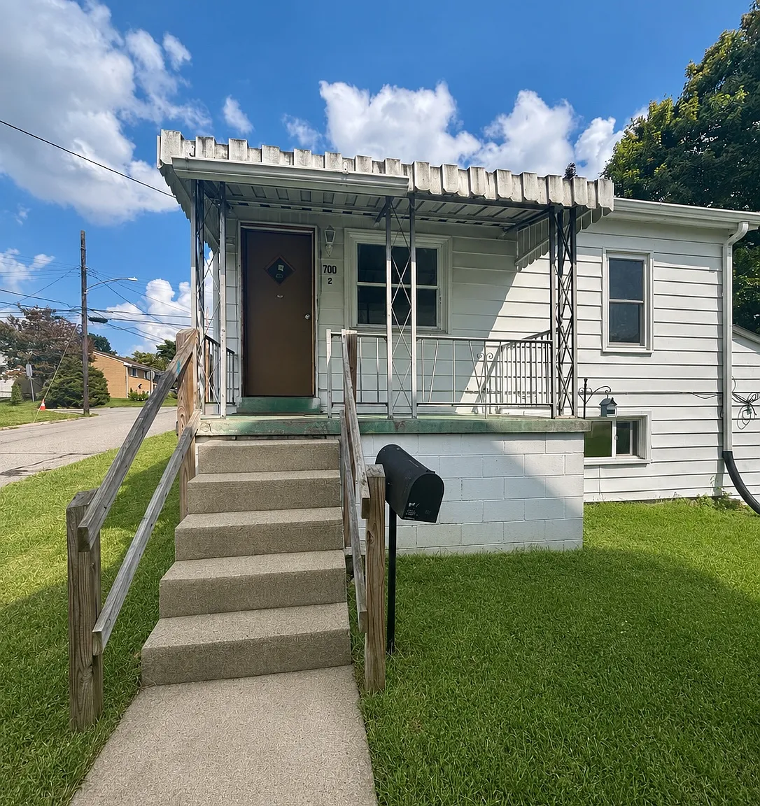 2 bed, $1,050 — Photo 1
