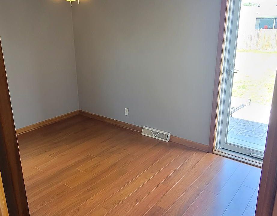 1st image of 15 Montfort Dr #1