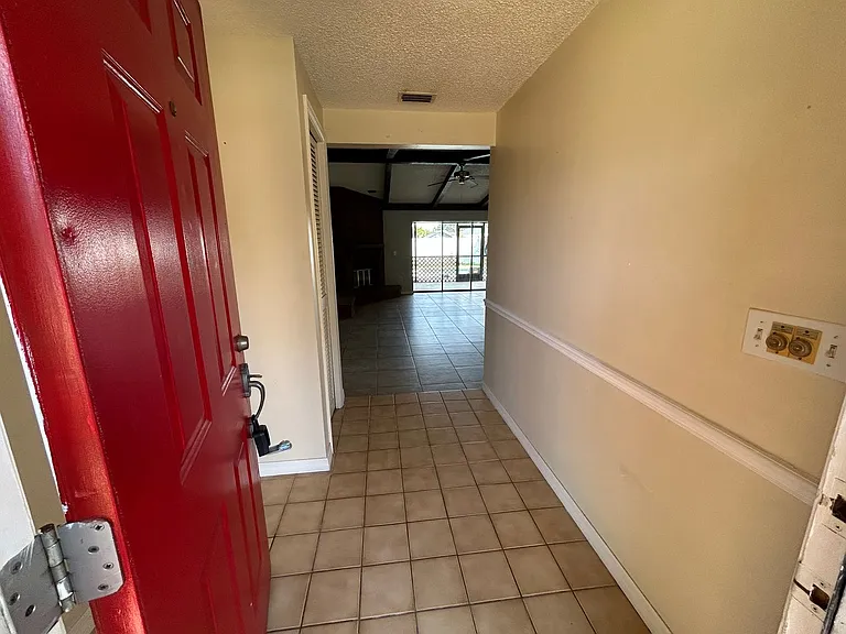 1649 Georgetowne Blvd — Photo 11