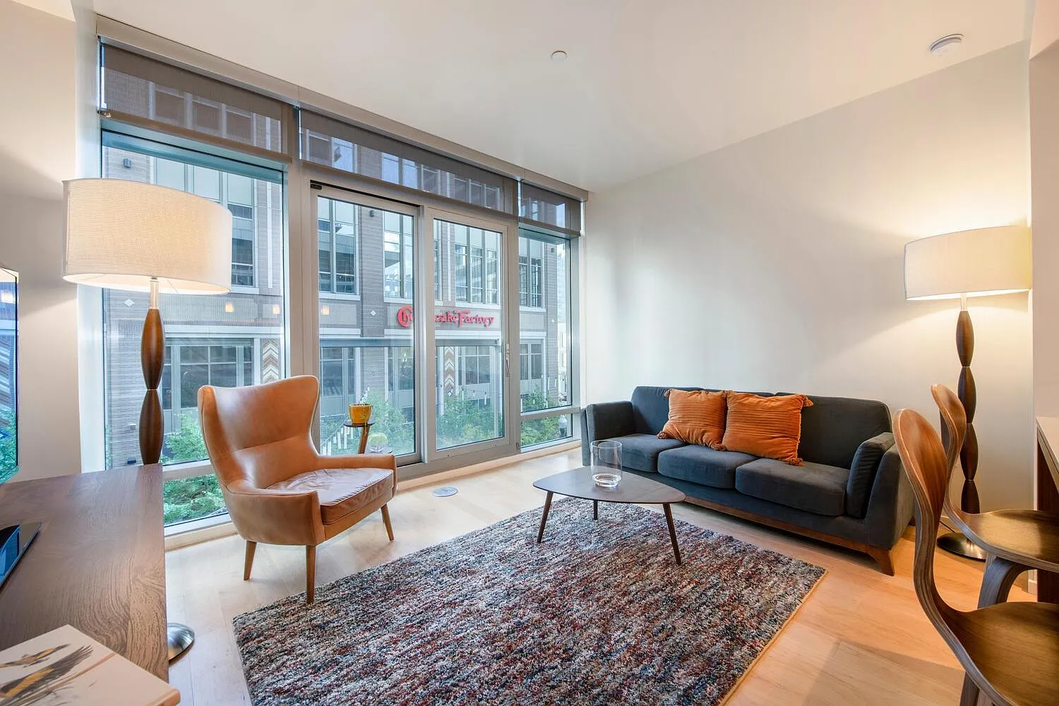 1 bed, 688 sqft, $2,000 — Photo 3