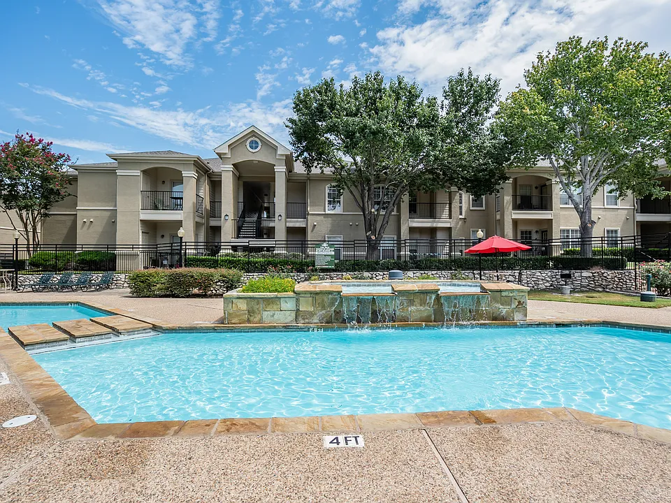 The Lodge at Lost Pines Apartments