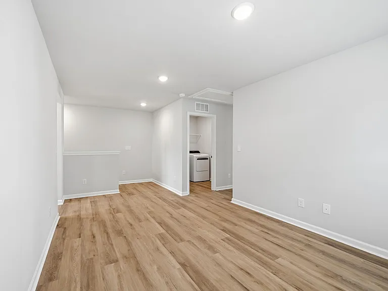 10134 Mamillion Dr — Photo 36