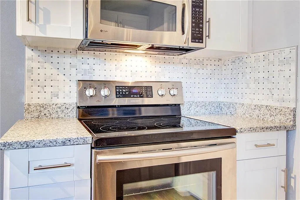 3 bed, 1380 sqft, $2,500 — Photo 4