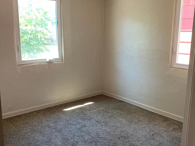 1342 Texas Ave — Photo 10